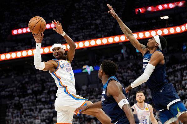 包含俄克拉荷马雷霆迎欧联关键赛；今晨遗憾出局；质疑声仍在；心理建设被强调的词条